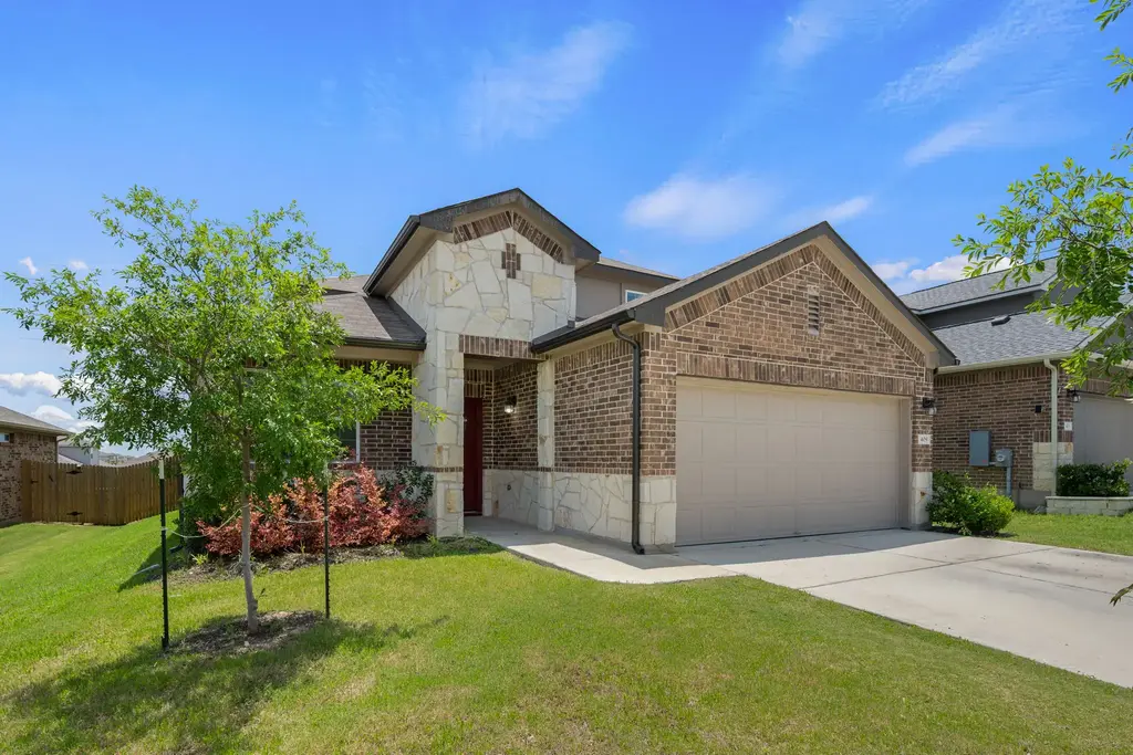 409 Emerald Cove, Georgetown
