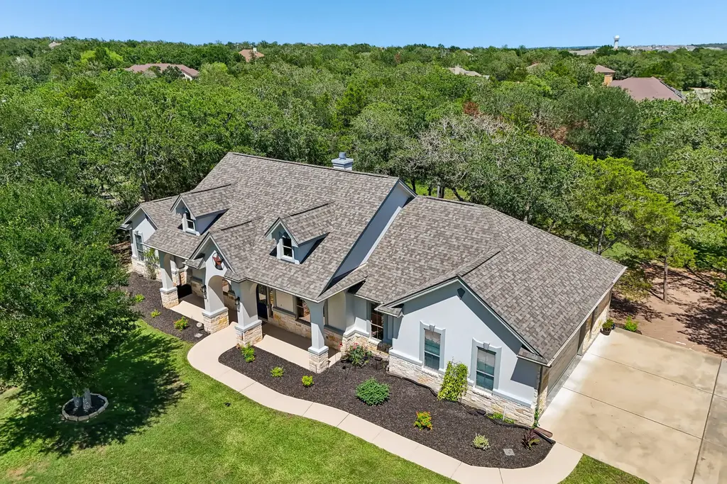 187 Pioneer Passage, Bastrop