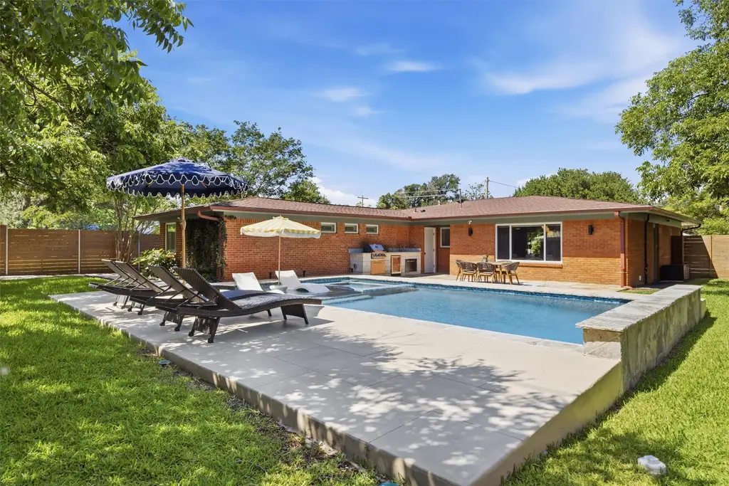 4801 Roundup Trail, Austin
