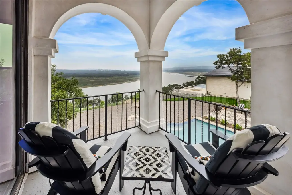 5400 Canyon Oaks Drive, Lago Vista