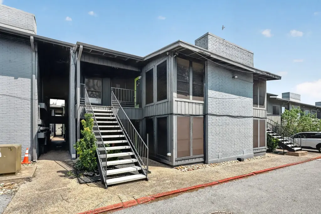 909 Reinli Street 240, Austin