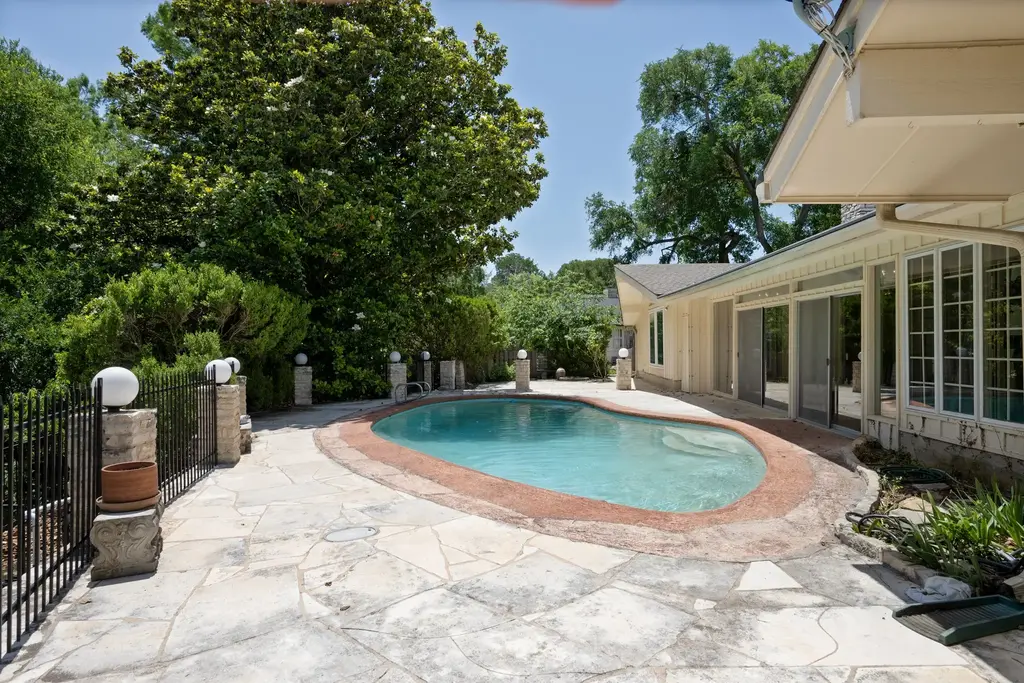 818 Sunfish Street, Austin