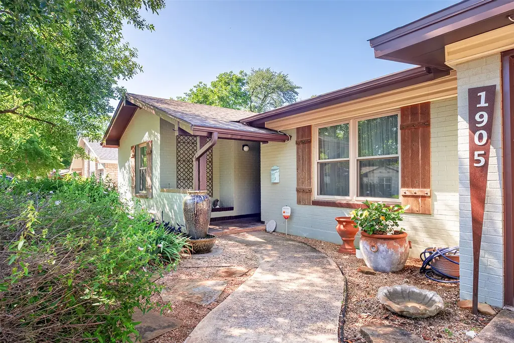 1905 Vallejo Street, Austin