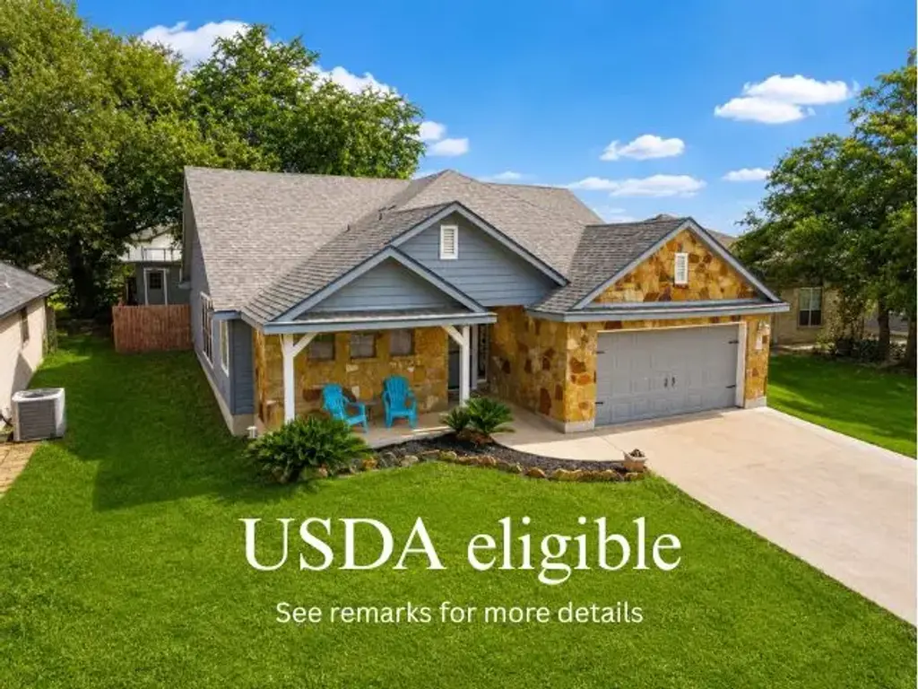 208 Cailin Court, Burnet