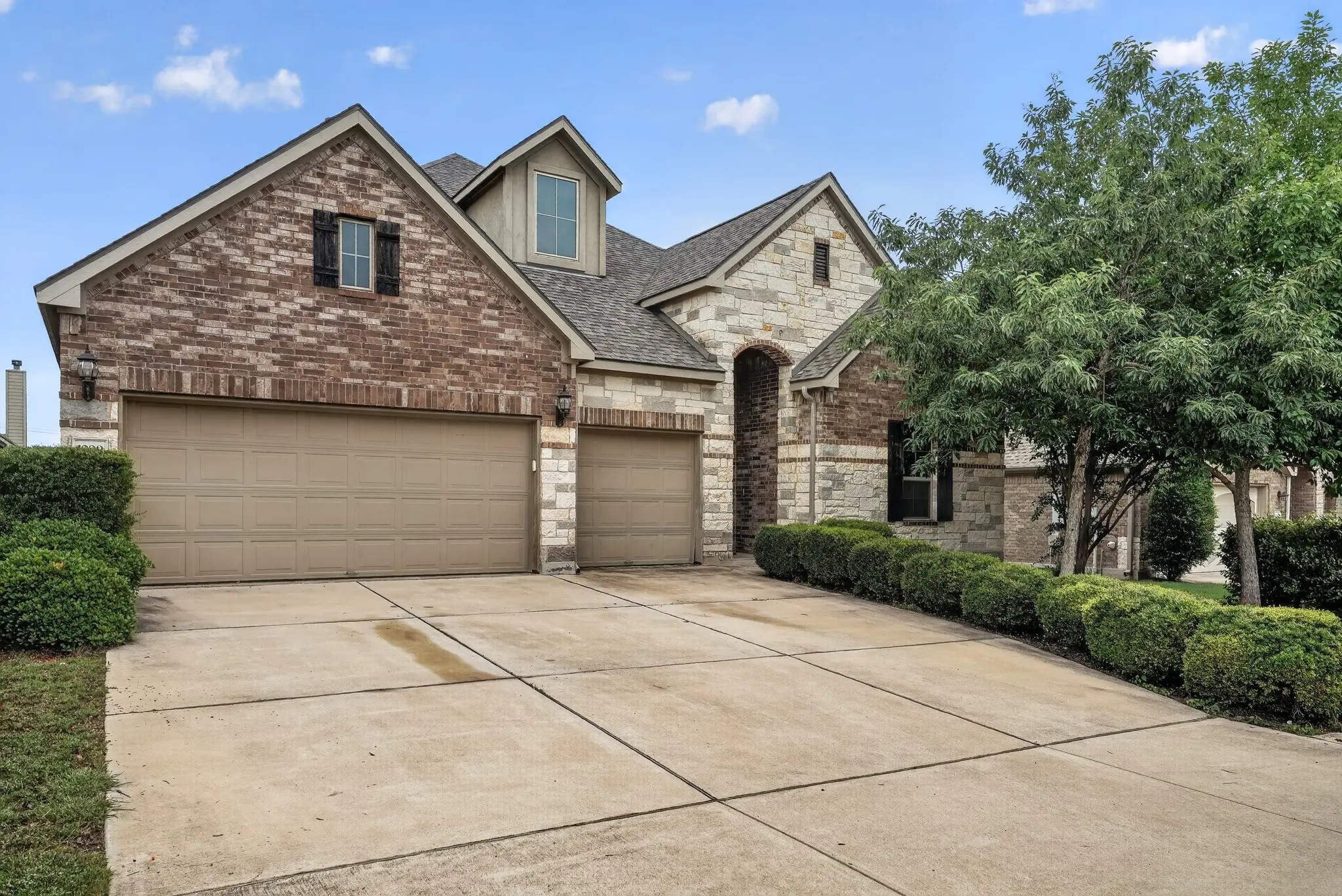 Photo of Listing #3749816