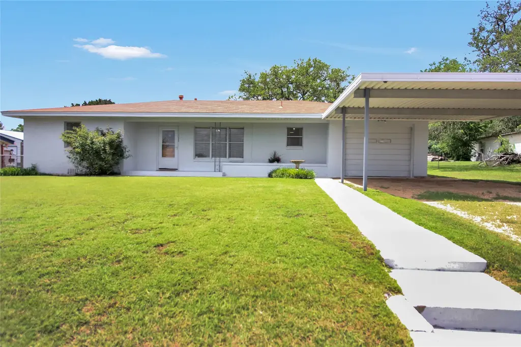 1008 W Avenue D Avenue, Belton