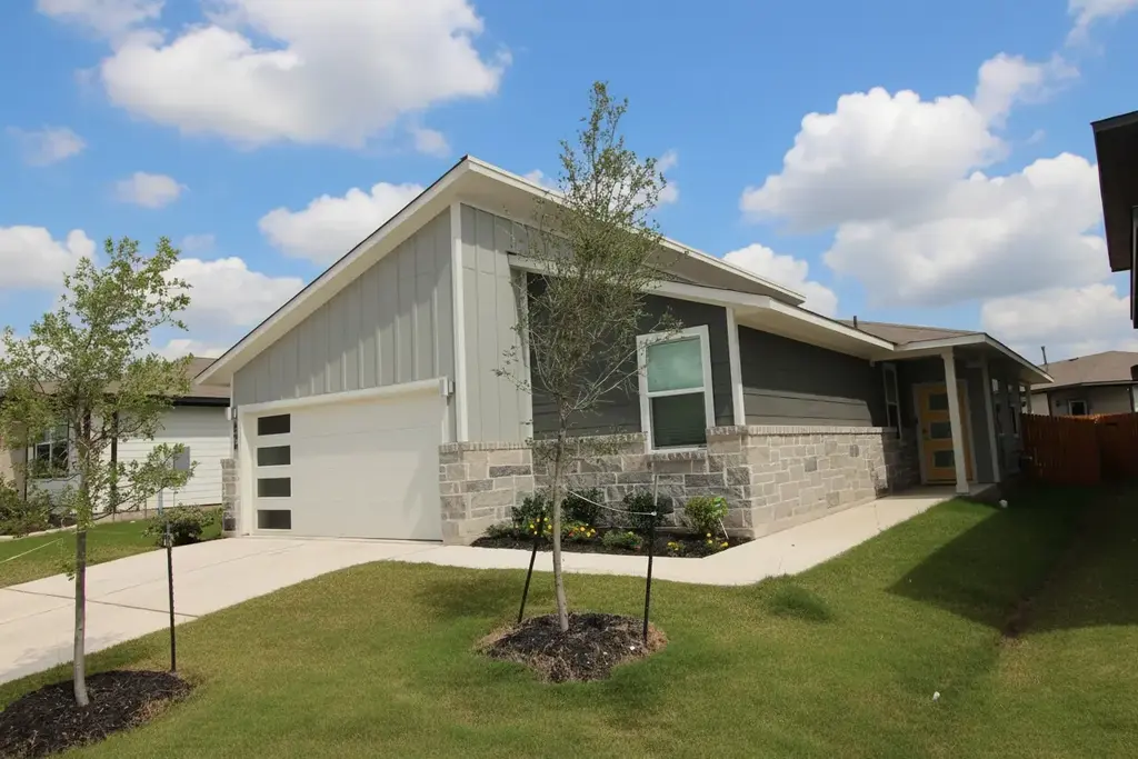 256 Tequilana Pass, Leander
