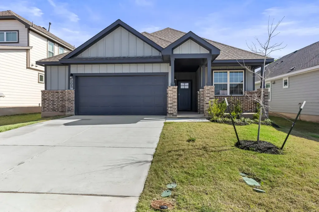 305 Brooks Ranch Drive, Kyle