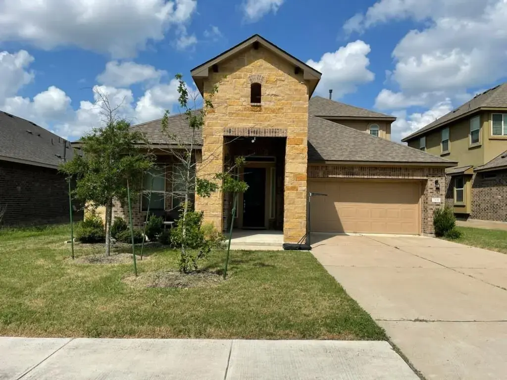 2433 Lyla Lane, Leander