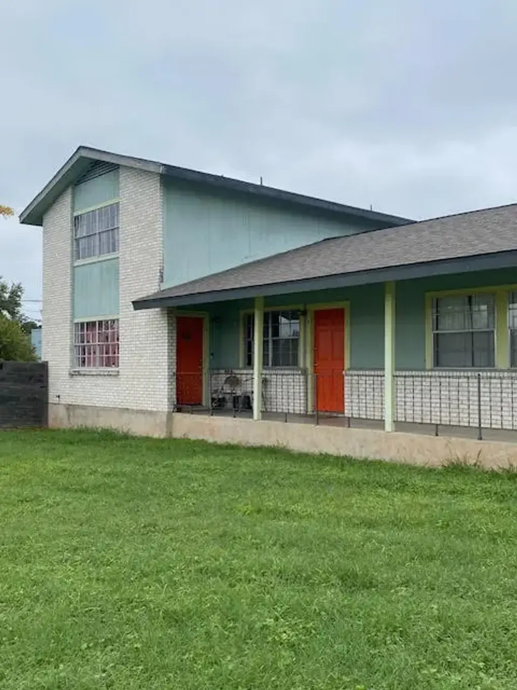 6900 Manor Road B, Austin
