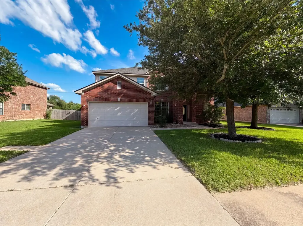 807 Yosemite Trail, Taylor