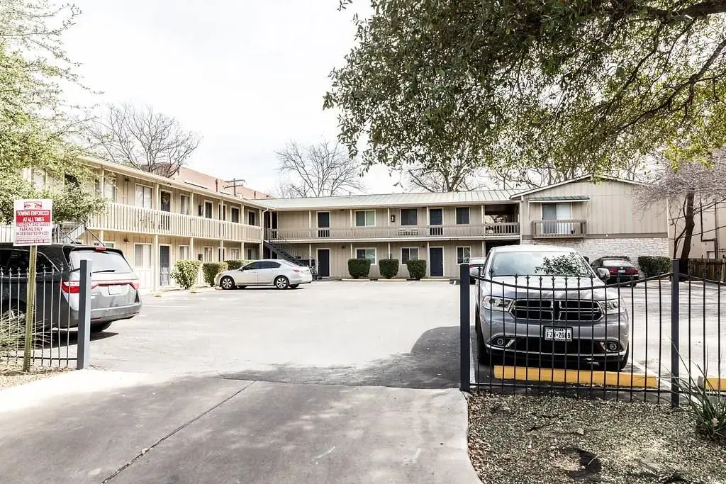 4209 Burnet Road 206, Austin