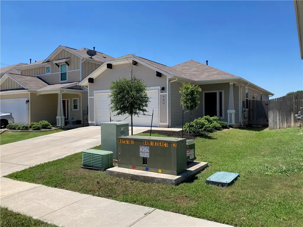 480 Triumph Road, Buda