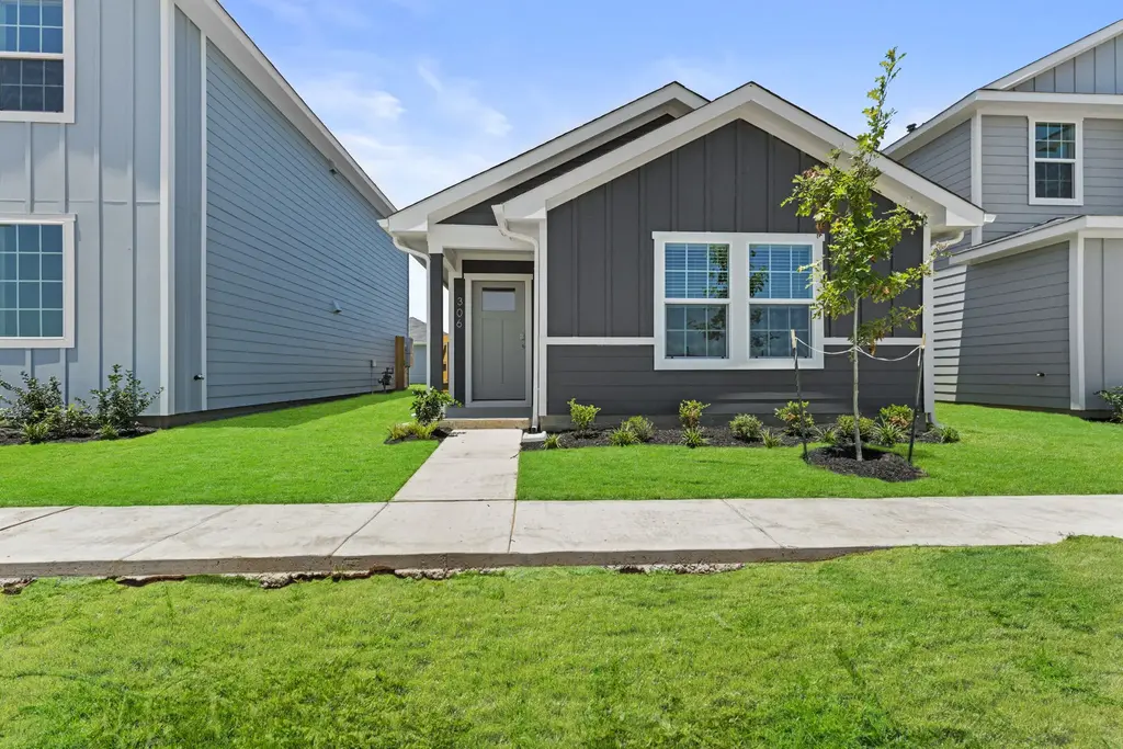 306 Nizao Lane, Bastrop