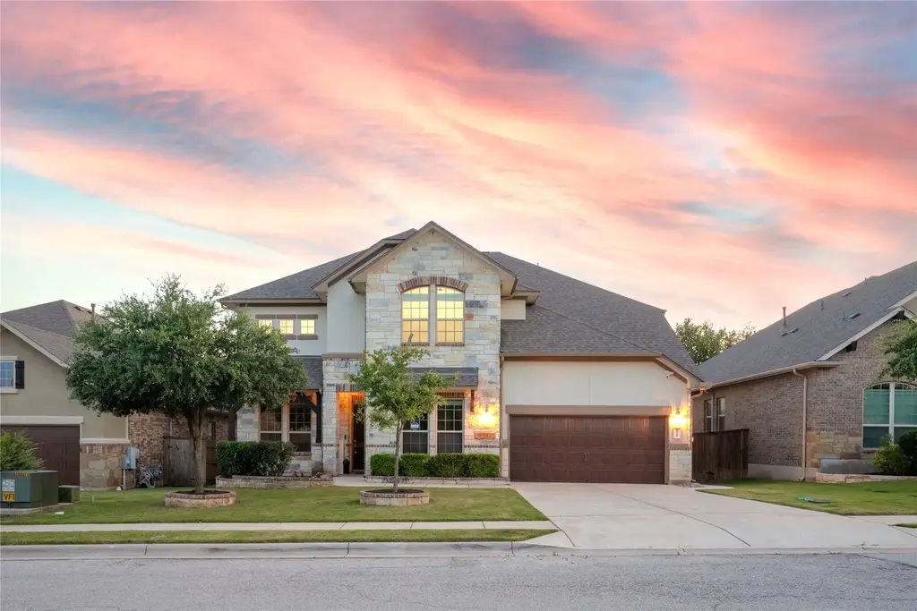 228 Lockhart Loop, Georgetown