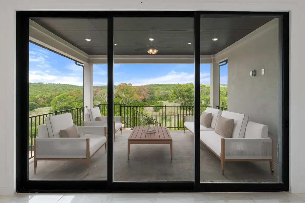 1045 Villa Rialto View, Leander