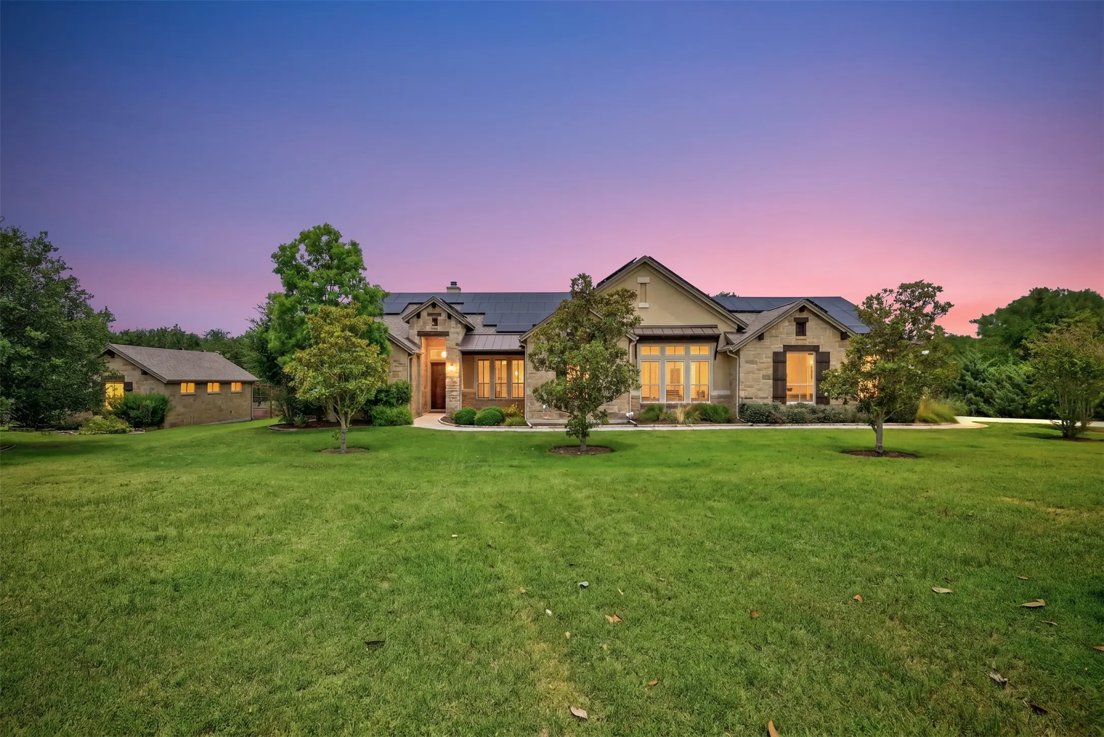 Photo of Listing #2333772