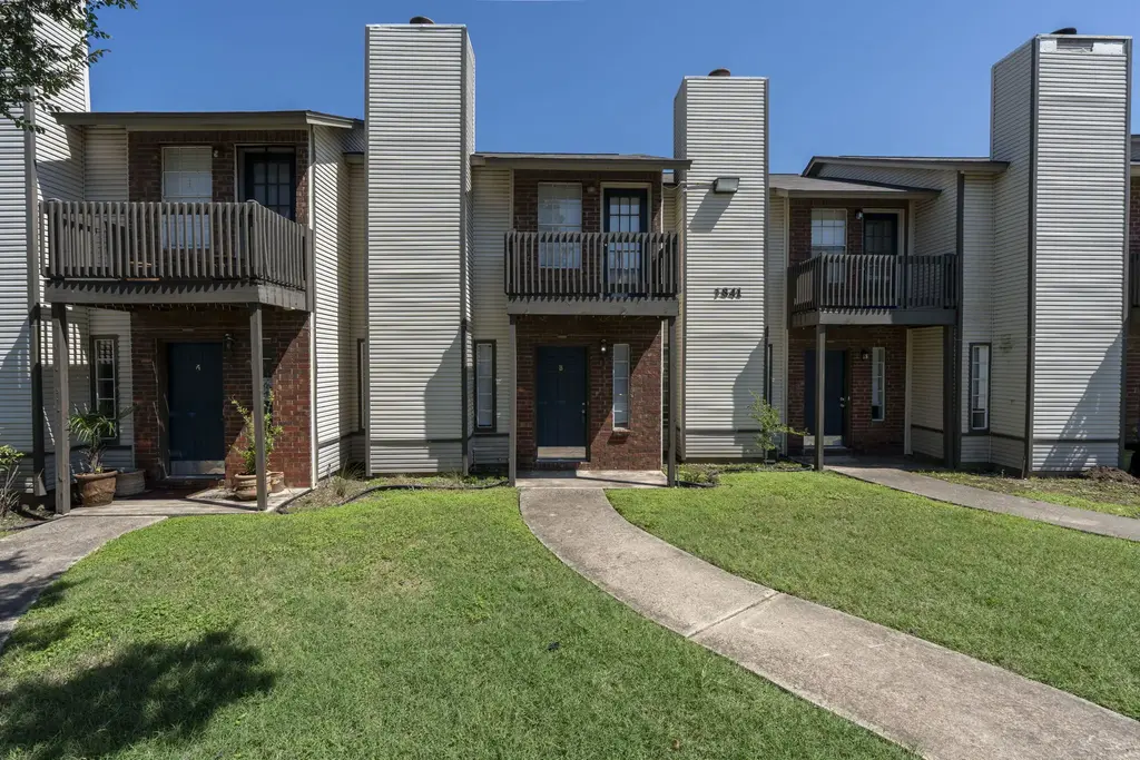 1841 River Crossing Circle B, Austin