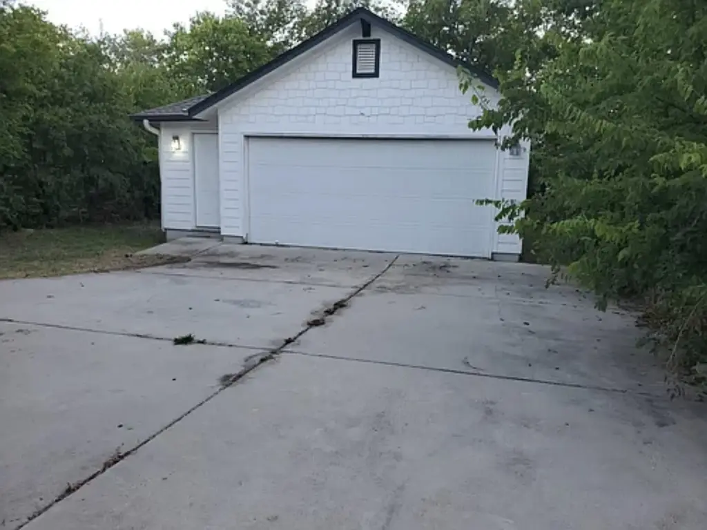 203 E Pecan Street B, Hutto