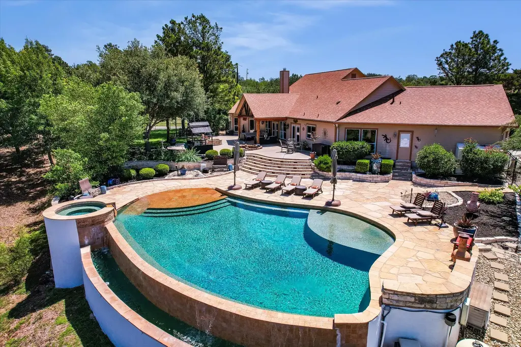 102 Osprey Circle, Bastrop