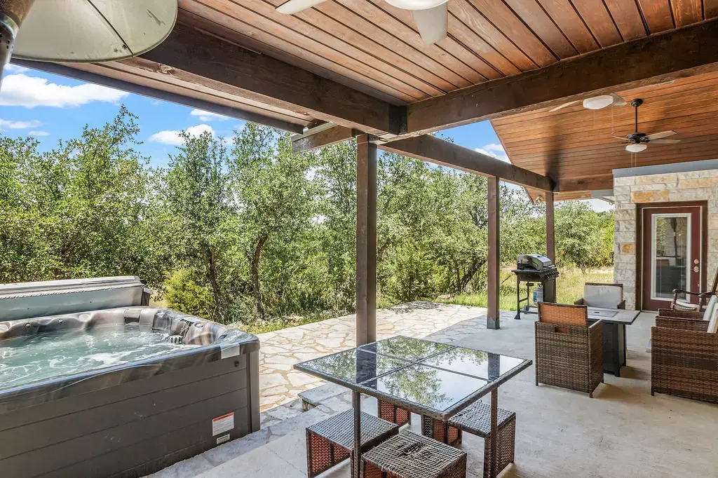 13326 Trautwein Road, Austin