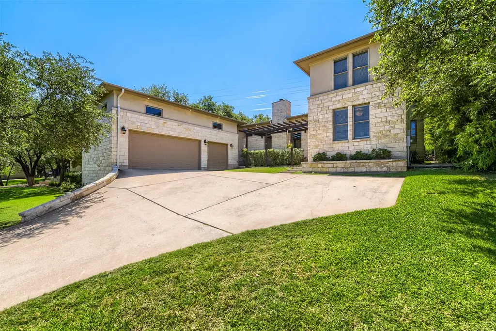 220 Clubhouse Drive, Lakeway