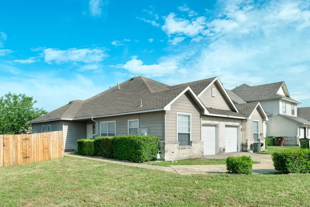 2826 -b Southampton Way B, Round Rock
