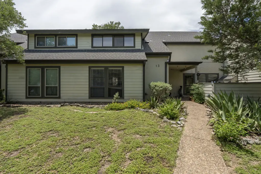 13 Casa Verde, Lakeway