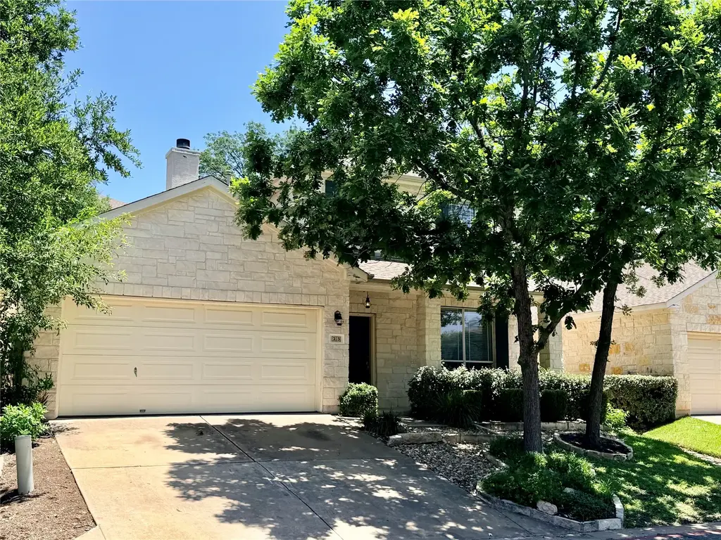 23 Juniper Berry 16, Lakeway
