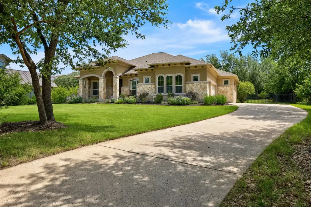 17001 Northlake Hills Drive, Jonestown