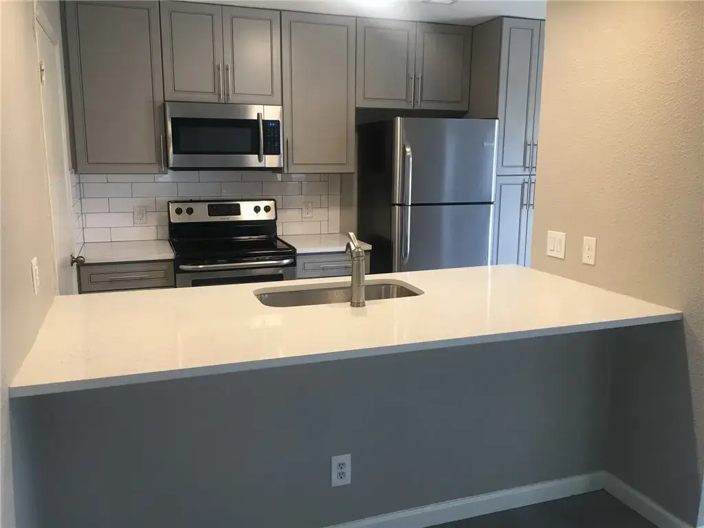 1510 Camp Craft Road B, West Lake Hills