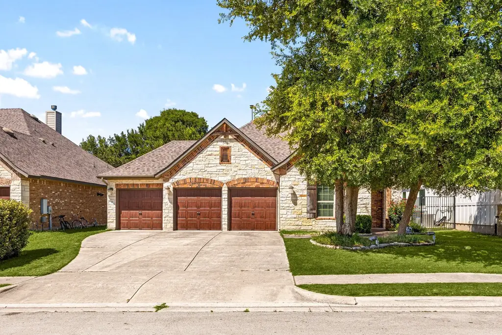 332 Ancient Oak Way, San Marcos