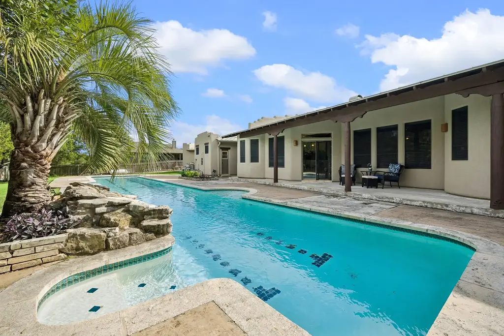 22227 Oban Drive, Spicewood