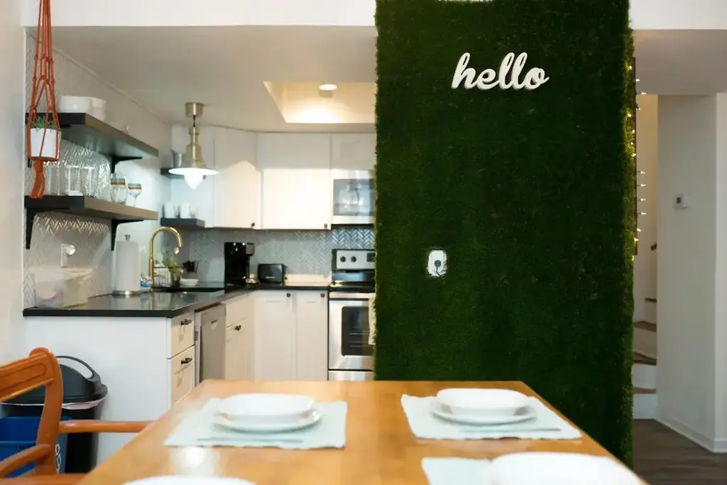 N/A, Austin