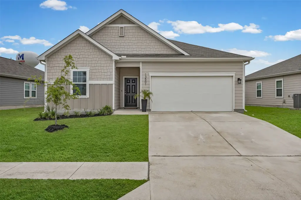 13501 Arthur Vandenburg Way, Manor