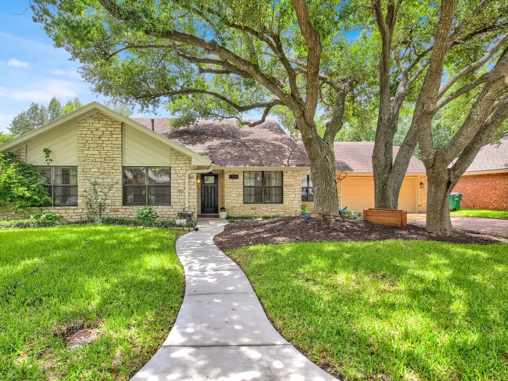 1309 Willow Brook Trail, Taylor