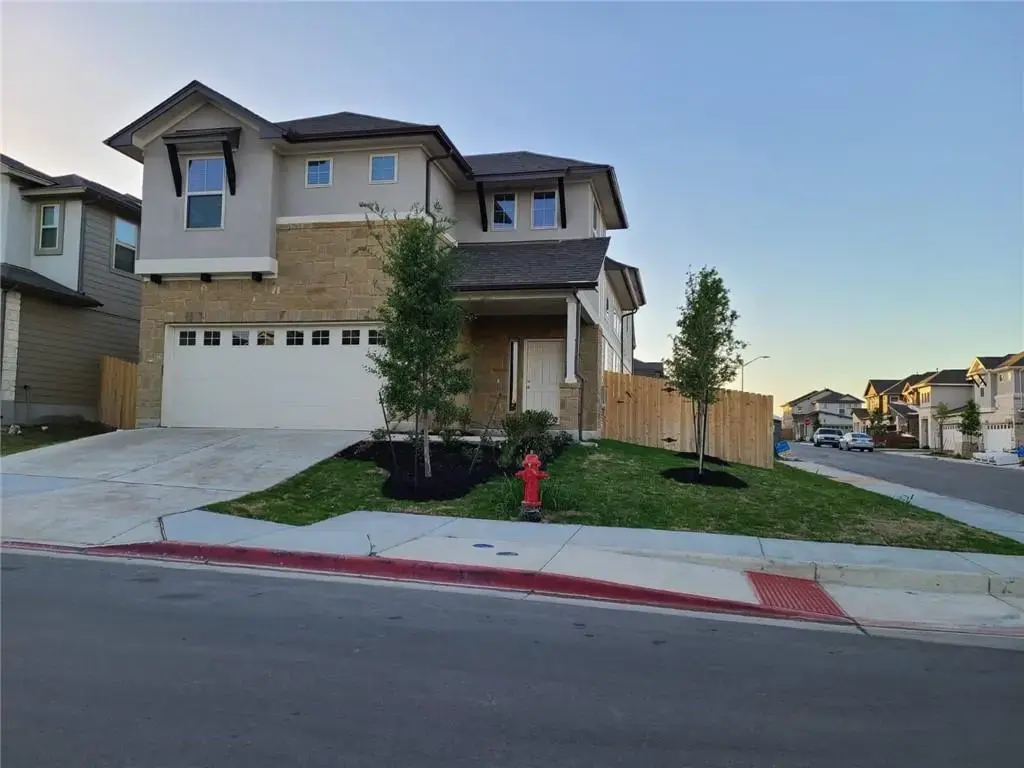 3201 College Park Drive 23, Round Rock