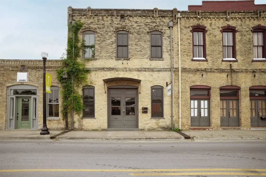 711 Chestnut Street, Bastrop