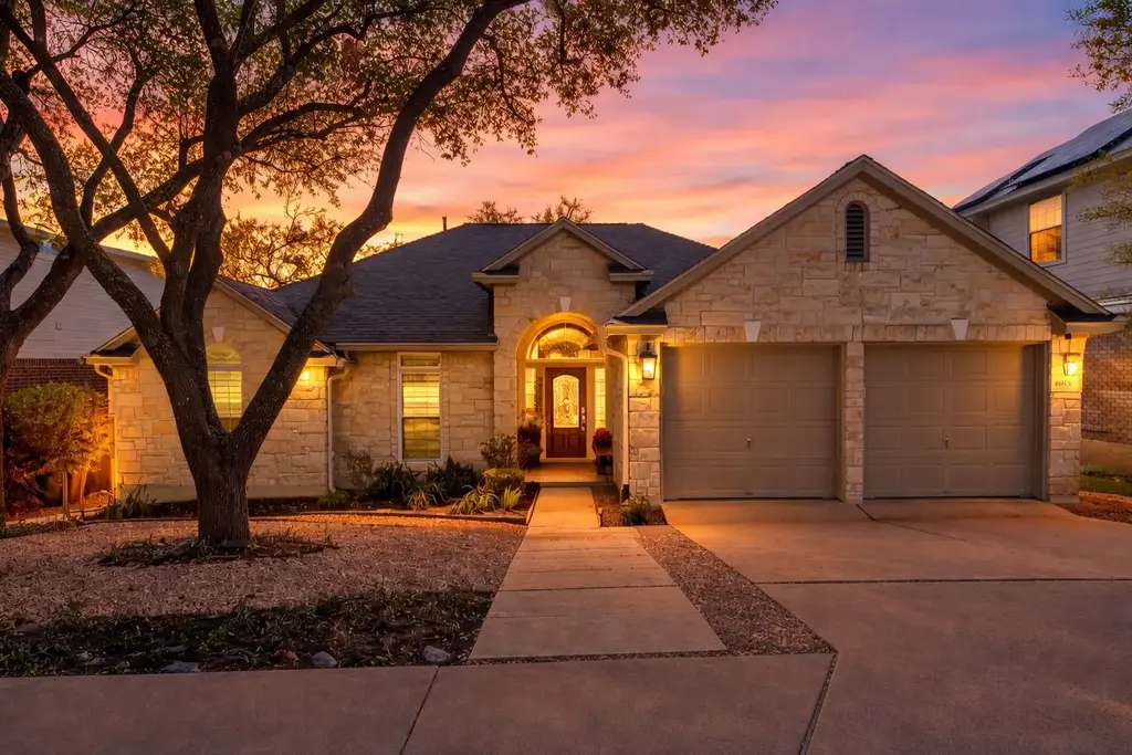 6913 Auckland Drive, Austin