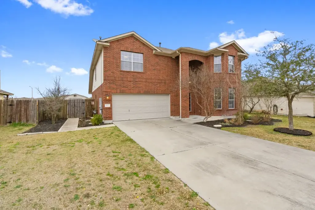 652 Dark Horse Lane, Buda