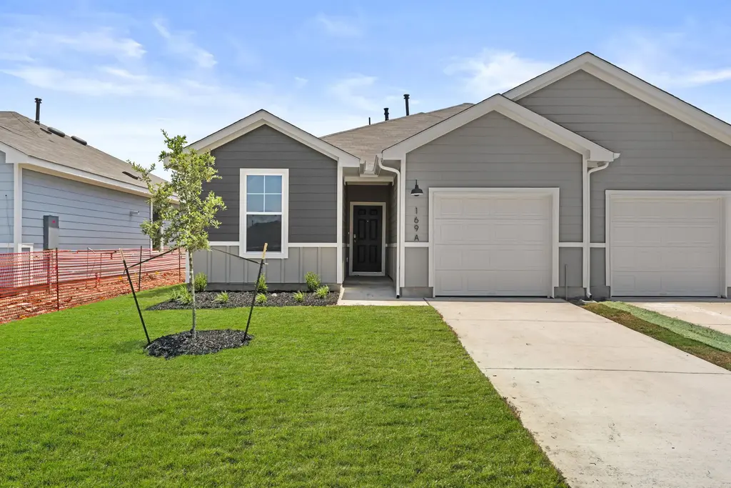 169 Harrison Crossing A, Kyle