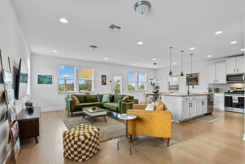 6201 Pine Leaf Trail, Austin
