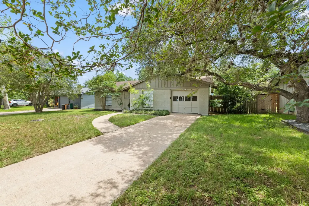2015 Fair Oaks Drive, Austin