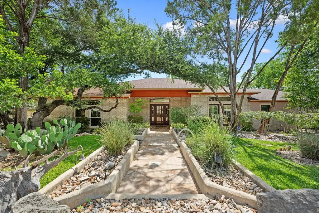 703 Palos Verdes Drive, Lakeway
