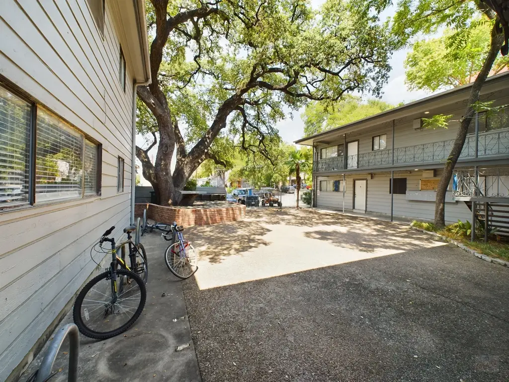 803 W 28th Street 202, Austin