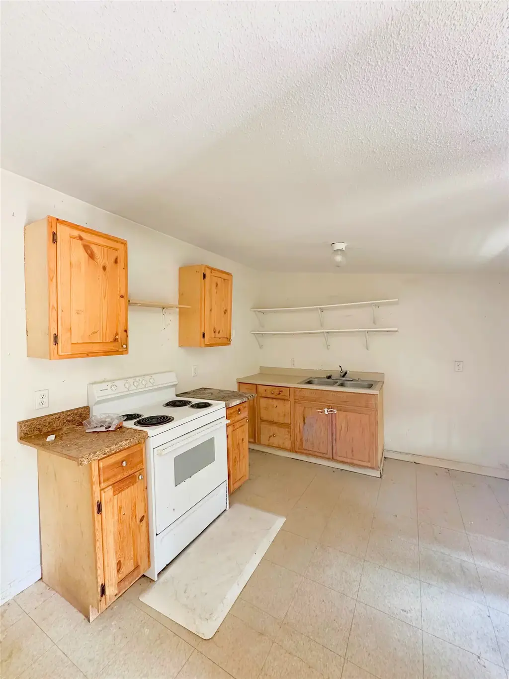 820 Chihuahua Street, Lockhart