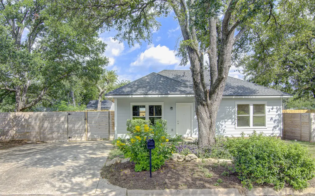 1122 Mansell Avenue, Austin
