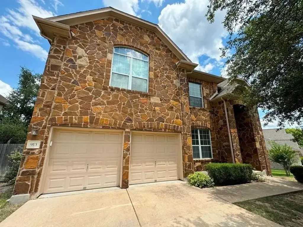 913 Cavalry Ride Trail, Austin