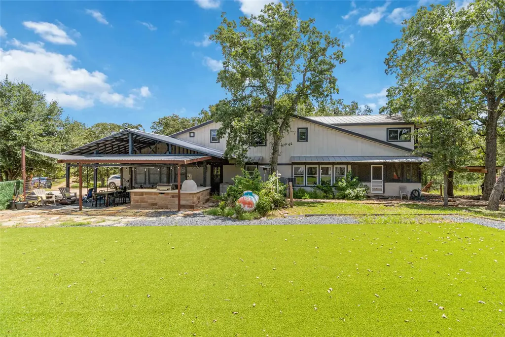 180 Ironstone Road, Smithville