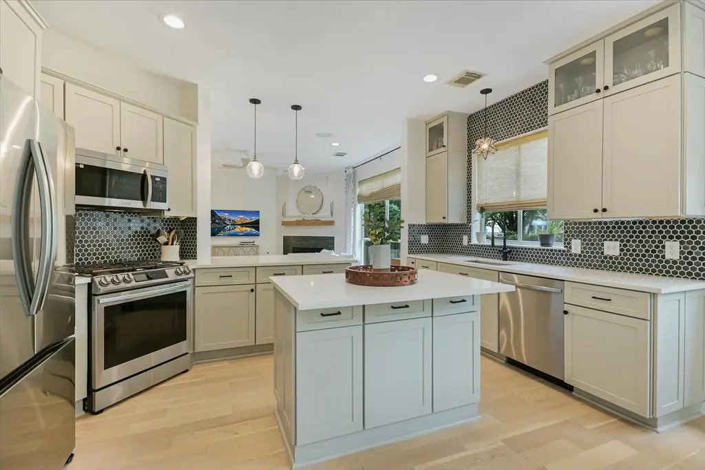 12506 Canyon Glen Drive, Austin
